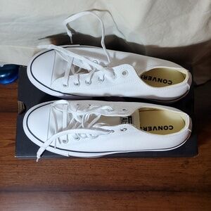 White Converse Chuck Taylor All Star Lift Platform